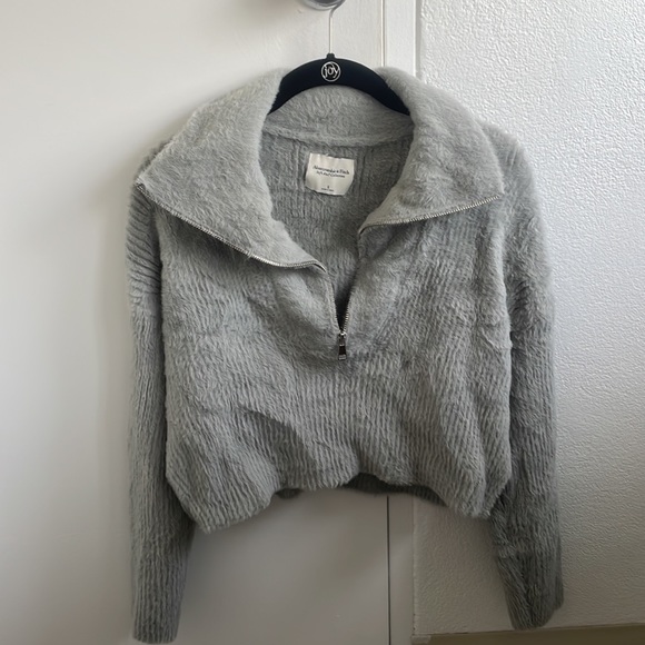 Abercrombie Grey Half-Zip Size S - Picture 3 of 3